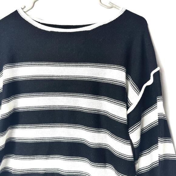 Black and White Striped Sweater Crew Neck Size Small - Picture 5 of 11